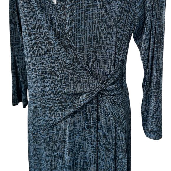 Chico's Travelers Faux Wrap Dress Women's Sz 1 (M) Blue Gray Knee Length Classic - Picture 4 of 5